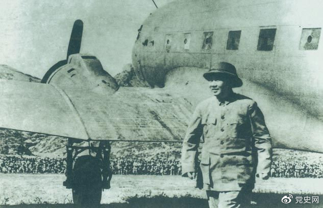 1945年10月11日，毛澤東回到延安，受到延安各界人士的熱烈歡迎。